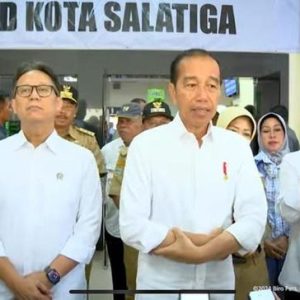 Jokowi Temui Para Pasien Pengguna kartu Industrial KIS dan BPJS di Poliklinik Reguler RSUD Salatiga