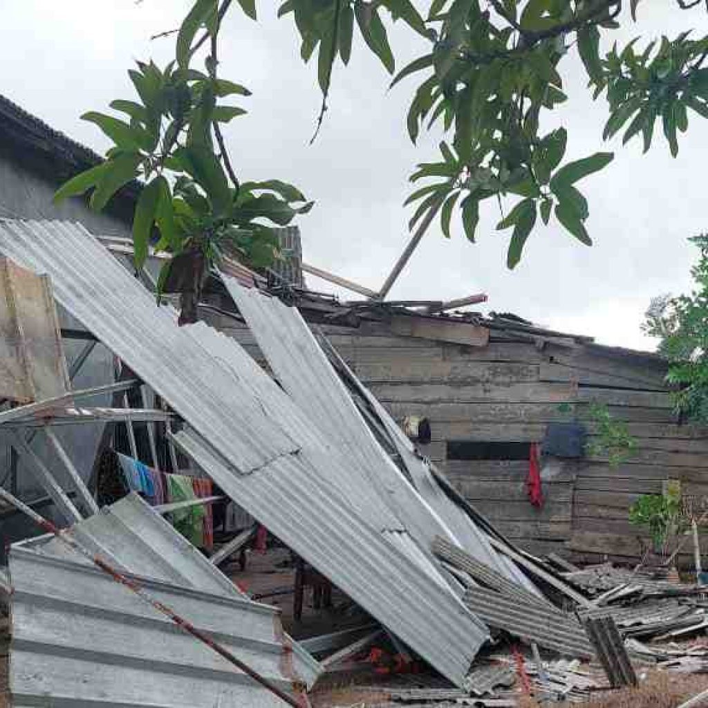 Imbas Puting Beliung, Rumah Warga Desa Berundung Rusak Berat, 1 Korban Cedera