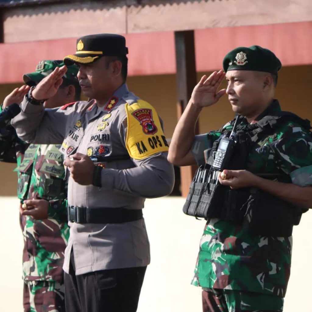 Siap Wujudkan Keamanan di Kabupaten Nduga, Satgas Mobile Yonif 411 Kostrad Ikuti Apel Gabungan TNI-Polri