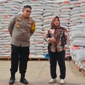 Kapolres AKBP Yushriandi Yusrin S.Ik bersama Tim Gabungan Stakeholder (Satgas Pangan) melakukan pengecekan harga/setok beras