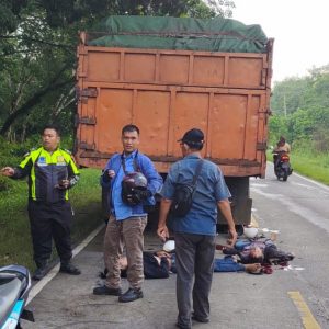 Diduga Pelaku, Dua Orang Pengendara Sepeda Motor Terlibat Laka Lantas, Ada Senjata Api
