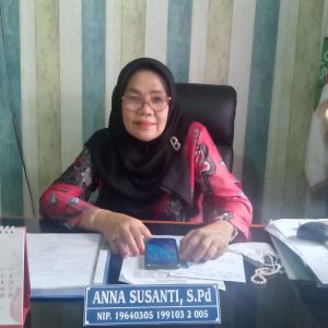 Kepala SMPN 1 Penengahan Anna Susanti S.Pd Masuki Masa Purna Bakti