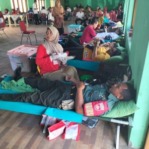 Peduli Sesama, Babinsa Koramil Wonosari Donorkan Darahnya