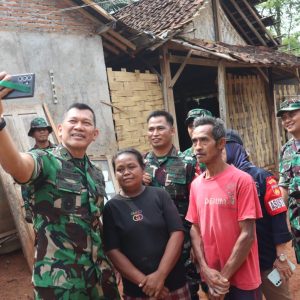 Kadispenad Cek Berjalannya Pembangunan Program TMMD di Kelurahan Muntuk