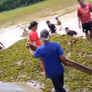 Kepala kampung Penawar Jaya Ajak Warga Bersihkan Destinasi Wisata Bendungan Telaga Lumut Wangi
