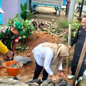 Atasi Banjir, Pemerintah Kampung Warga Makmur Jaya Bangun Drainase