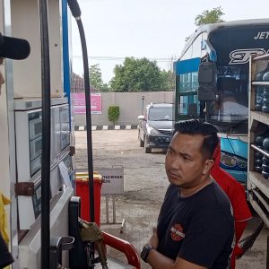 Pengawas SPBU Sebut Antrean Panjang Pengisian BBM Disebabkan Gangguan Jaringan Sistem Barcode