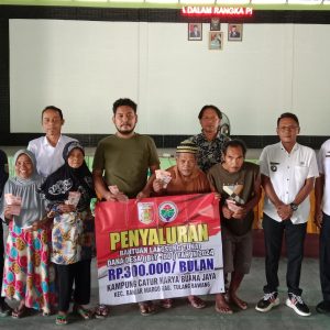 Kampung Catur karya buana jaya Bagikan BLT Tahap 3 Kepada 12 KPM