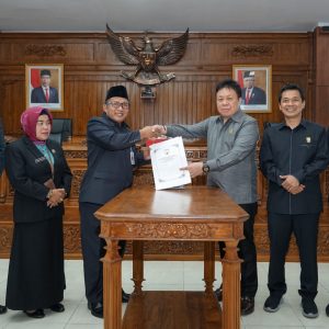Yasip Khasani Hadiri Rapat Paripurna DPRD, Terkait Penyelenggaraan Rumah Kos di Ruang Bhinneka Tunggal Ika DPRD Kota Salatiga
