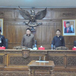Yasip Khasani Ikuti Rapat Paripurna DPRD Dalam Rangka Penandatanganan Persetujuan Bersama Terhadap Empat Raperda