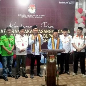 Paslon Suprapto-Fuad Amrullah Resmi Daftarkan Diri ke KPU Mesuji