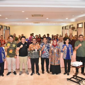 Yasip Khasani Membuka Seminar Penyusunan Kajian Museum (Storyline Diorama Kearsipan) di Hotel Laras Asri Salatiga