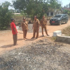 Kampung Bina Bumi Bangun Jalan Lapen Sepanjang 750 Meter