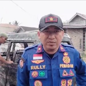 Minibus Terbakar Diduga Bermuatan BBM, Ini Penjelasan Kabid Damkarmat Lamsel..!!