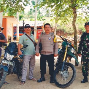 Kompak, Bhabinkamtibmas dan Babinsa Penengahan Gelar Giat Sambang di WTC Taman Baru