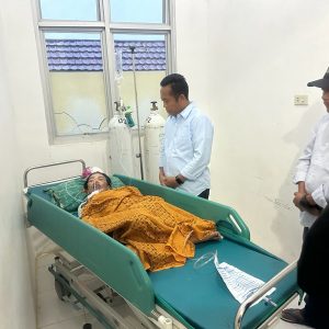 Calon Bupati Mesuji Suprapto Jenguk PMI Pulang Sakit di RSUD Ragab Begawe Caram