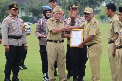 Polres Semarang Berikan Penghargaan Instansi Dalam Membantu Ciptakan Kamtibmas Kondusif.