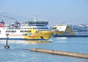 ASDP Himbau Pengguna Jasa Waspadai Cuaca Ekstrem dan Atur Perjalanan dengan Bijak