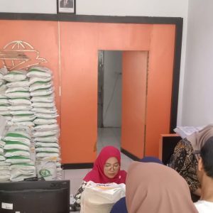 Via Kantor Pos..!! 4.087 KPM Se-Kecamatan Penengahan Dapat Bantuan Pangan CBP