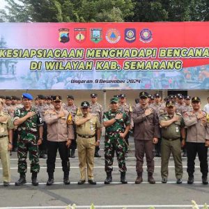 Antisipasi bencana di Kab. Semarang, Polres Semarang gelar apel siaga bencana.