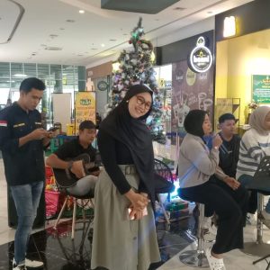 Sebaya Band Hibur Pengunjung Anjungan Agung Mall ASDP Bakauheni di Liburan Nataru 2024-2025