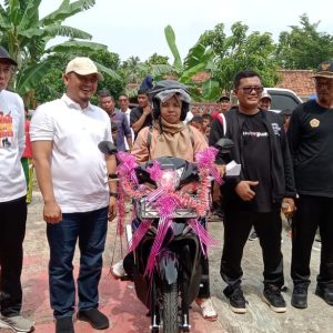 Dapat Hadiah Utama Motor, Jaryati; Motornya Buat Anak