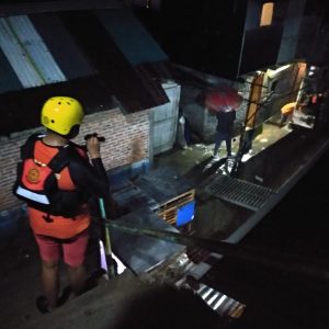 Warga Terseret Arus Banjir di Bandar Lampung, Tim SAR Gabungan Lakukan Pencarian
