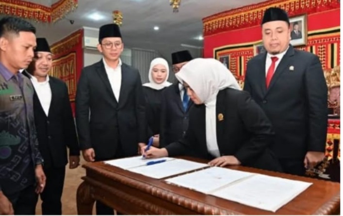 DPRD Lamsel Tetapkan Radityo Egi Pratama-M. Syaiful Anwar Sebagai Bupati dan Wakil Bupati Terpilih Periode 2025-2030