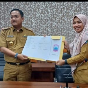 Serah Terima Jabatan Sekretaris DPRD: Momentum Penyegaran dan Peningkatan Kinerja