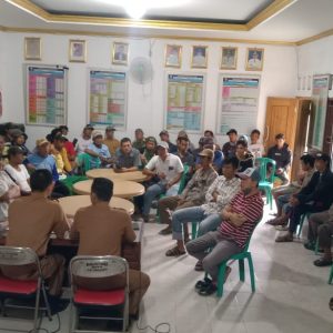 Kisruh Lahan Pertanian, Puluhan Warga Geruduk Kantor Desa Ruguk..!! 