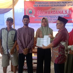 Anggota DPRD Lamsel Gelar IPWK, Ali Wardana; Berbagi di Bulan Suci