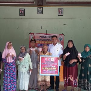 kampung mekar jaya Salurkan BLT Dana Desa tahap pertama Kepada 10 KPM Tahun Anggaran 2025