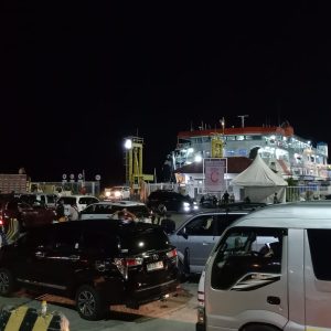 Pemudik Kendaraan dan Penumpang Dari Sumatera Ke Jawa di Pelabuhan Bakauheni Mengalami Penurunan