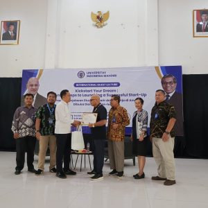 CEO Parallaxnet USA Seminar di Universitas Indonesia Mandiri, Mr. Mazhar Durrani; Struggle, Fail, Have To Rise Again, And It Is Impossible For Someone To Fail Forever