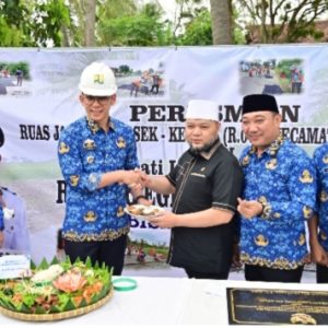 Dukung Akses Wisata Pantai, Bupati Egi Resmikan Ruas Jalan Simpang Polsek Kalianda – Ketang