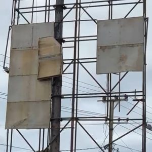 Papan Reklame di Bakauheni Bahayakan Pengguna Jalan