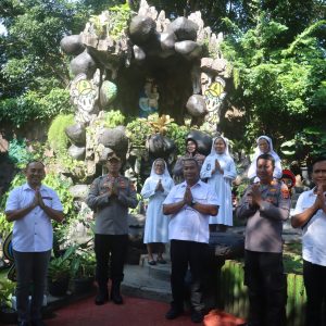 Jelang Peringatan Kenaikan Yesus Kristus, Personil Polri Silaturahmi di Retret Ngisonando Kalianda