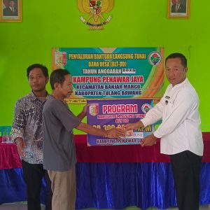 Kampung penawar Jaya Salurkan BLT DD tahap 2 kepada 18 KPM secara langsung