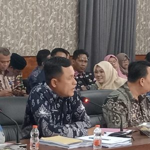 Rapat Banggar DPRD Lamsel, Kabag Umum Inisiasi Randis Sewa?