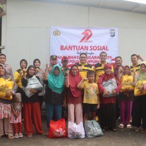 Bakti Sosial Berbagi Sembako dalam Memperingati Hari Bhayangkara ke-79