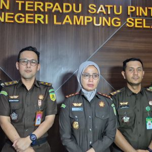 Kejari Resmi Tahan Dirut BUMD PT Lamsel Maju