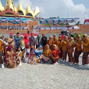 Perdana Sepanjang Sejarah..!! Pengibaran Sang Merah Putih Kabupaten Lampung Selatan di Lapangan Menara Siger Bakauheni, Sukirno; Icon Terbesar Lampung