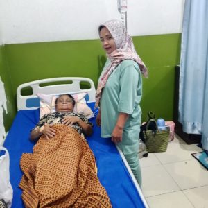 Kader Posyandu Sumber Makmur Fasilitasi Pasien Dhuafa ke RS Griya Medika Dompet Dhuafa