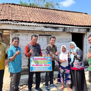 Pemerintah kampung Tri Tunggal Jaya Door to Door Bagikan BLT Tahap 3 Kepada 5 KPM