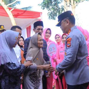 Polda Lampung Resmikan Bedah Rumah Dan Salurkan Bantuan Sosial Dalam Rangka HKGB KE-73