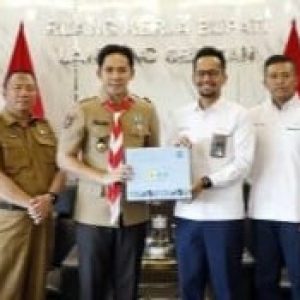 Bupati Radityo Egi Pratama Terima Manager UP3 Tanjung Karang Terkait Pemasangan Listrik Baru di Lamsel