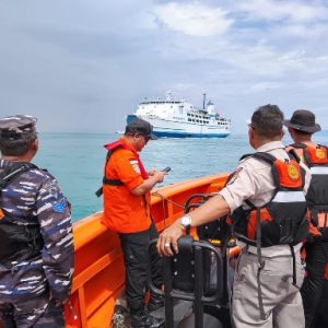 Imbas Cuaca Buruk, KMP SMS Sagita Kandas di Perairan Rimau Balak