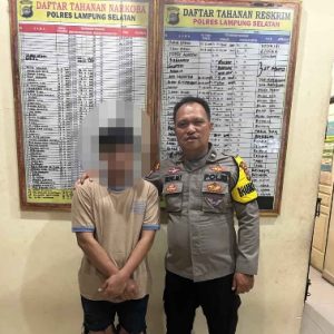 Bhabinkamtibmas Polsek Kalianda Tangkap Buronan Kasus Rp600 Juta Asal Jakarta Barat di Pulau Sebesi