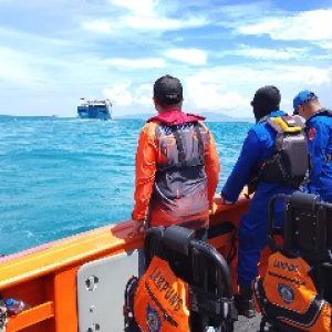 Penumpang Lompat ke Laut dari KMP Dorothy, Petugas Gelar Pencarian di Perairan Sangiang