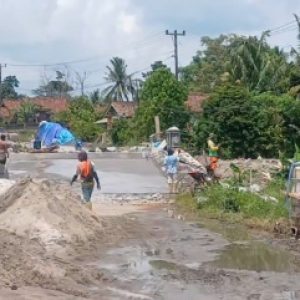 Pekerjaan Jembatan Jalan Provinsi di Bangunrejo-Ketapang Molor Dari Target, Warga Protes Jalan Desa Rusak